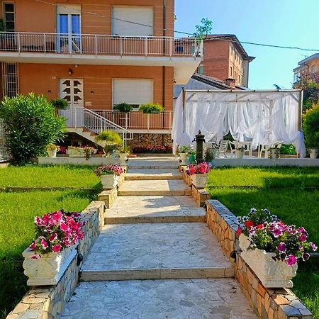 Domus Cesena Hotel Luaran gambar