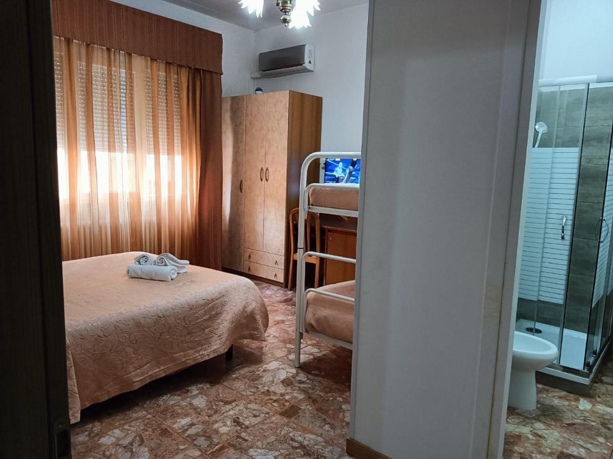 Domus Cesena Hotel Luaran gambar