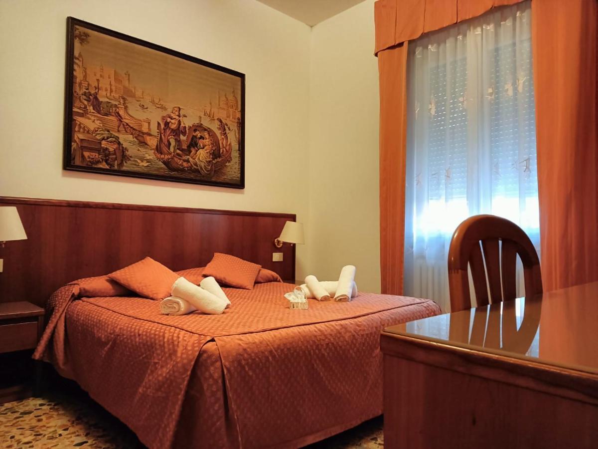Domus Cesena Hotel Luaran gambar