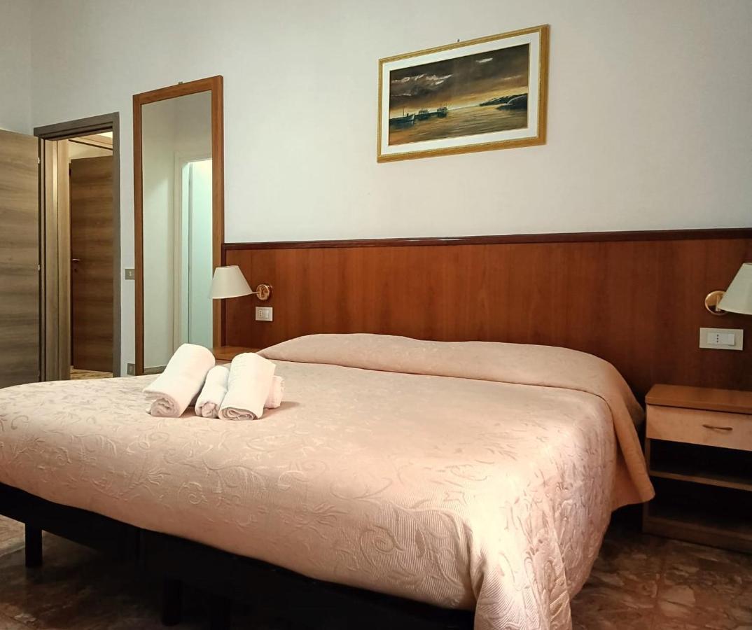 Domus Cesena Hotel Luaran gambar