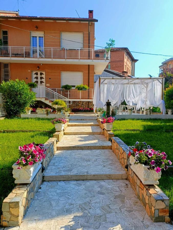 Domus Cesena Hotel Luaran gambar