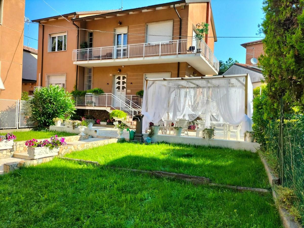 Domus Cesena Hotel Luaran gambar