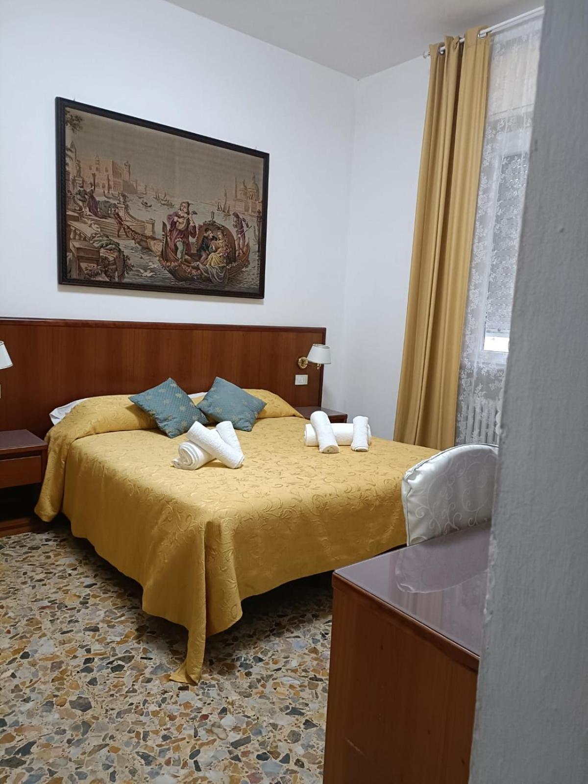 Domus Cesena Hotel Luaran gambar